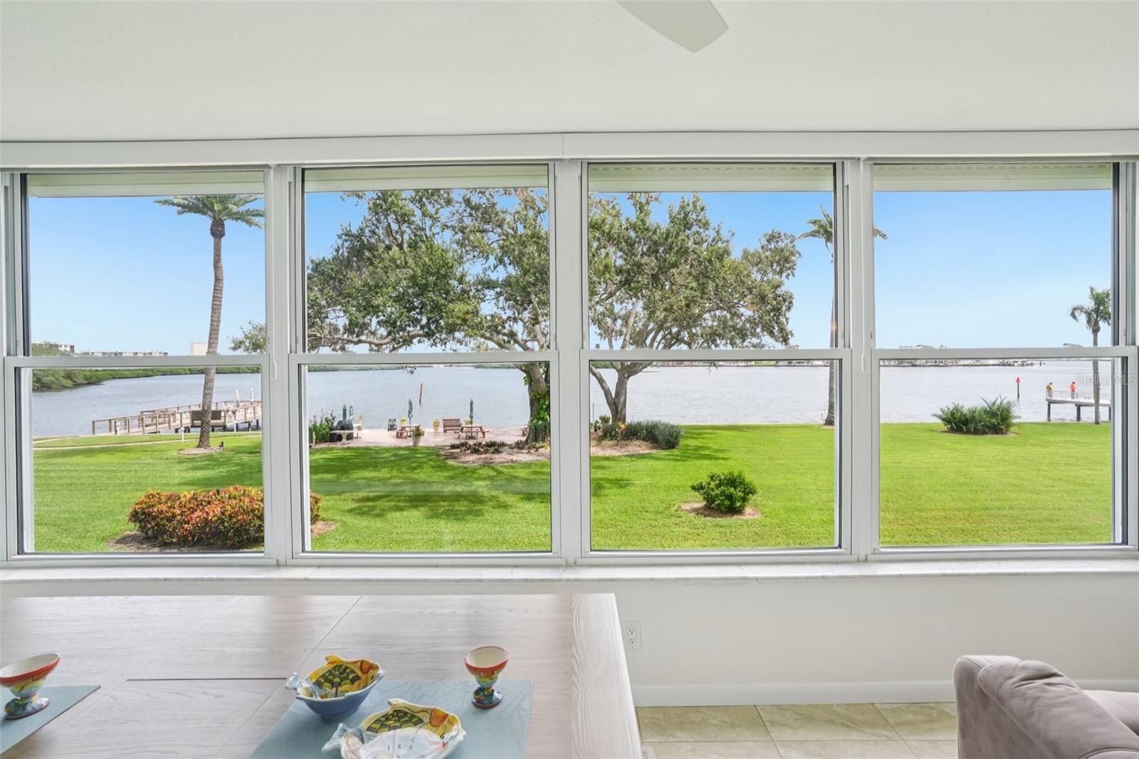 SHORE CREST BLDG - Residential