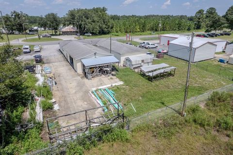 Tiny photo for 2728 W Dunnellon Road, Dunnellon, FL 34433 (MLS # OM708329)