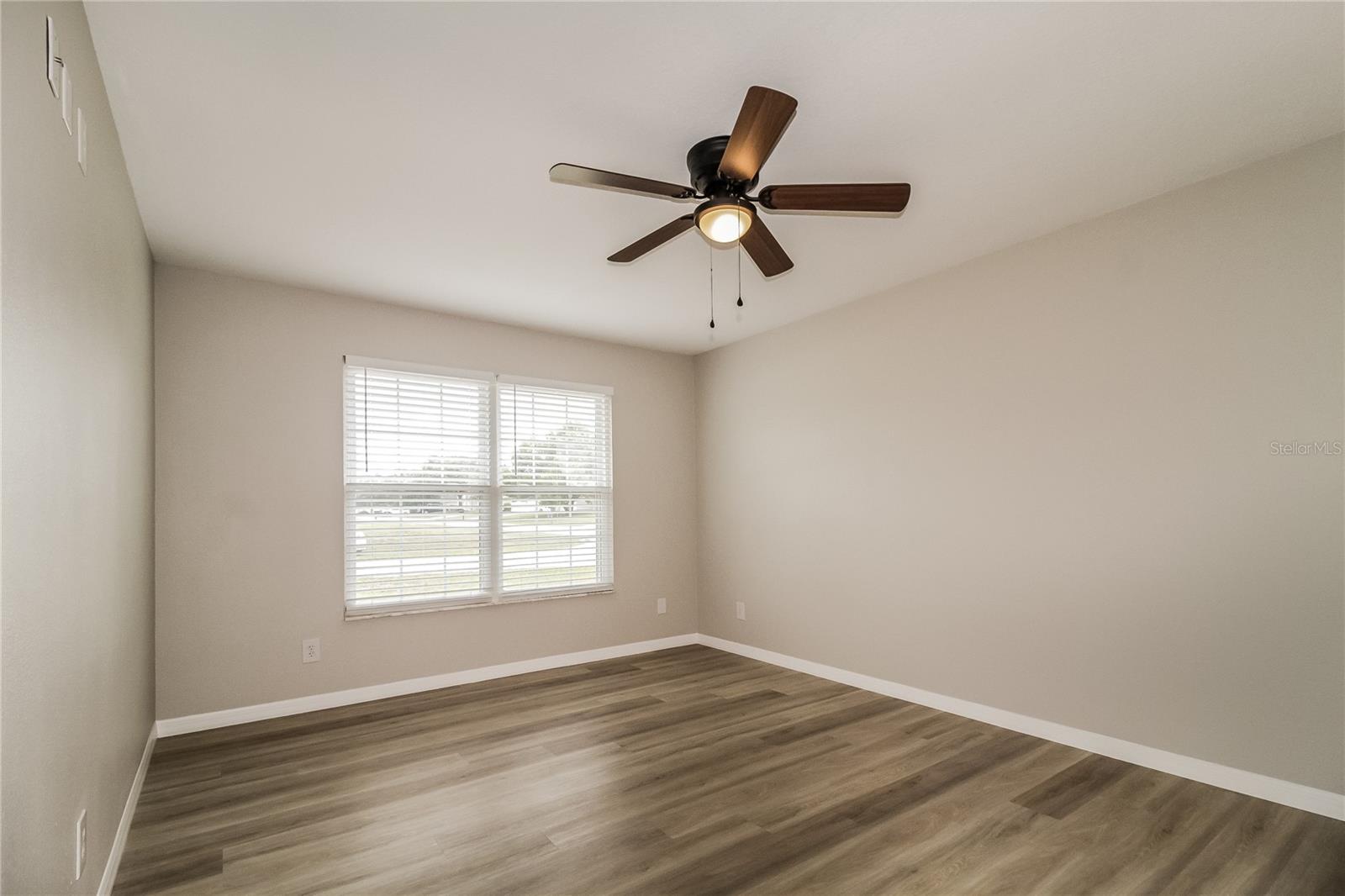 DELTONA LAKES UNIT 43 - Residential Lease