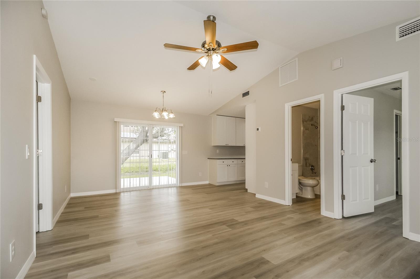 DELTONA LAKES UNIT 43 - Residential Lease