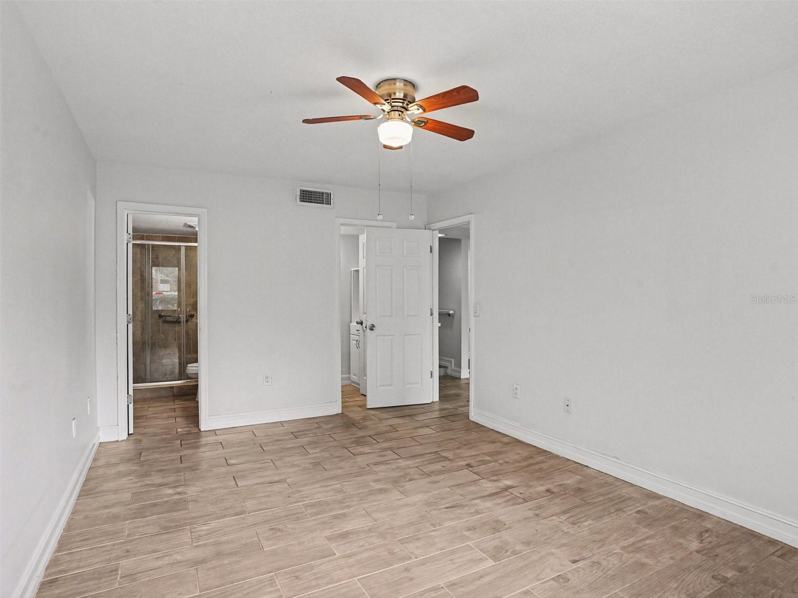 WIMBLEDON PARK CONDO 01 - Residential