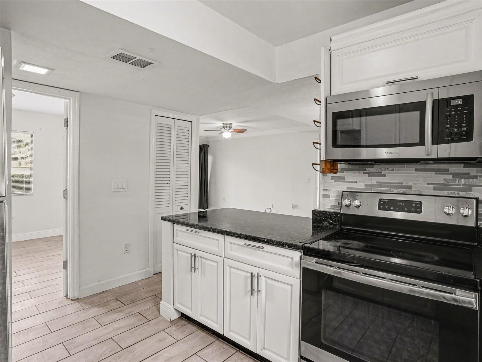 WIMBLEDON PARK CONDO 01 - Residential