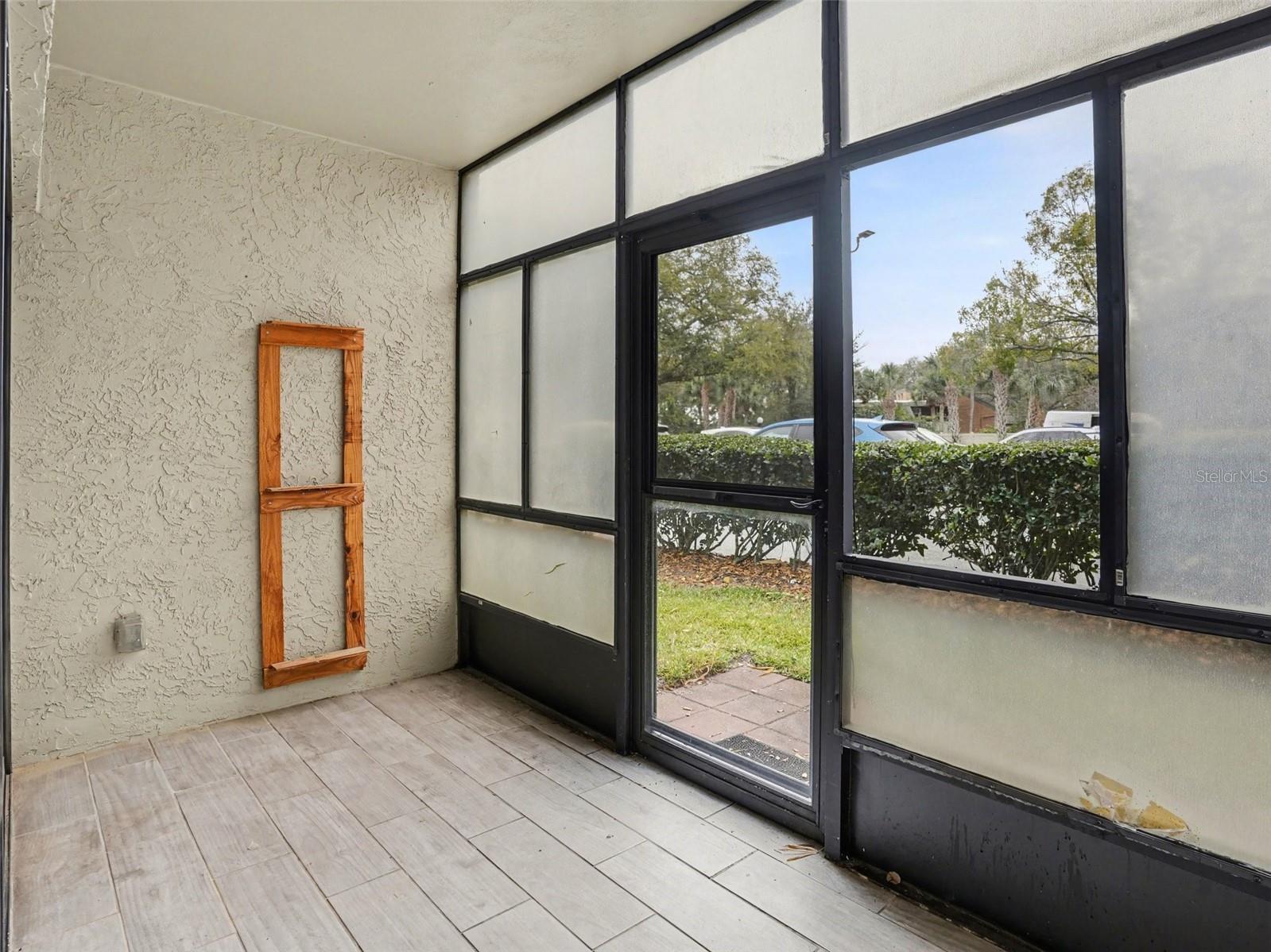 WIMBLEDON PARK CONDO 01 - Residential