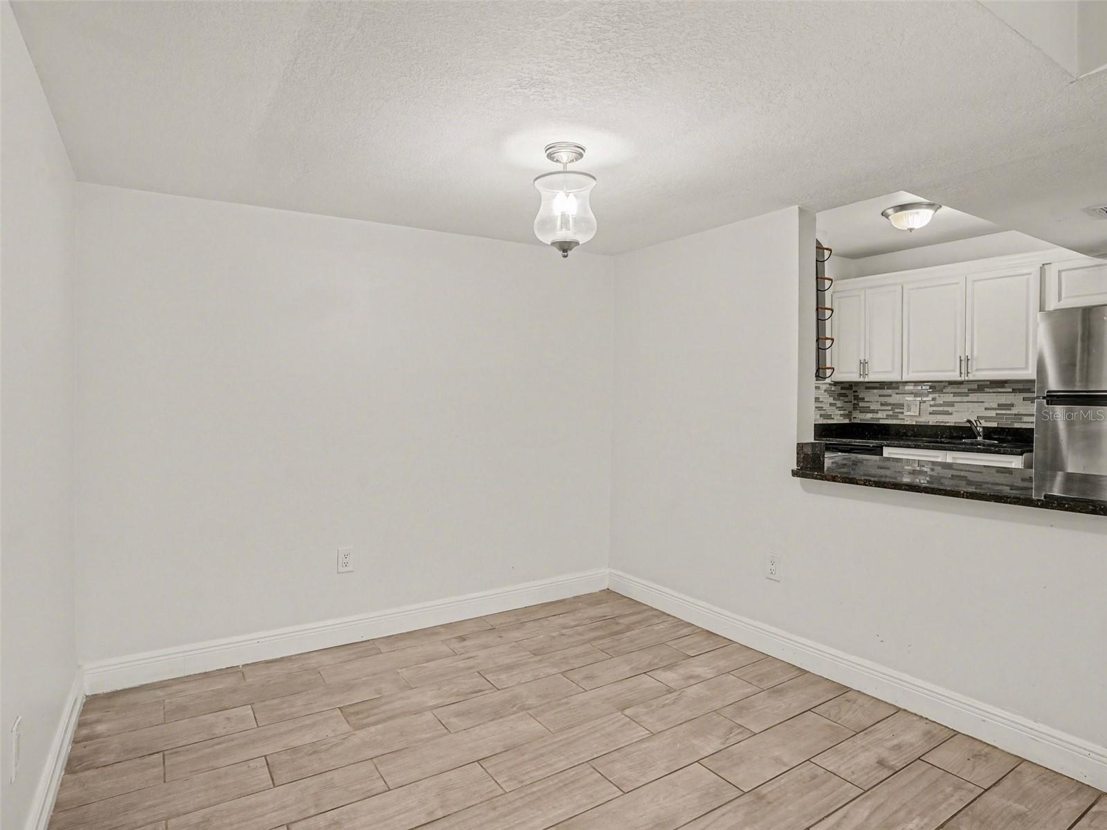 WIMBLEDON PARK CONDO 01 - Residential