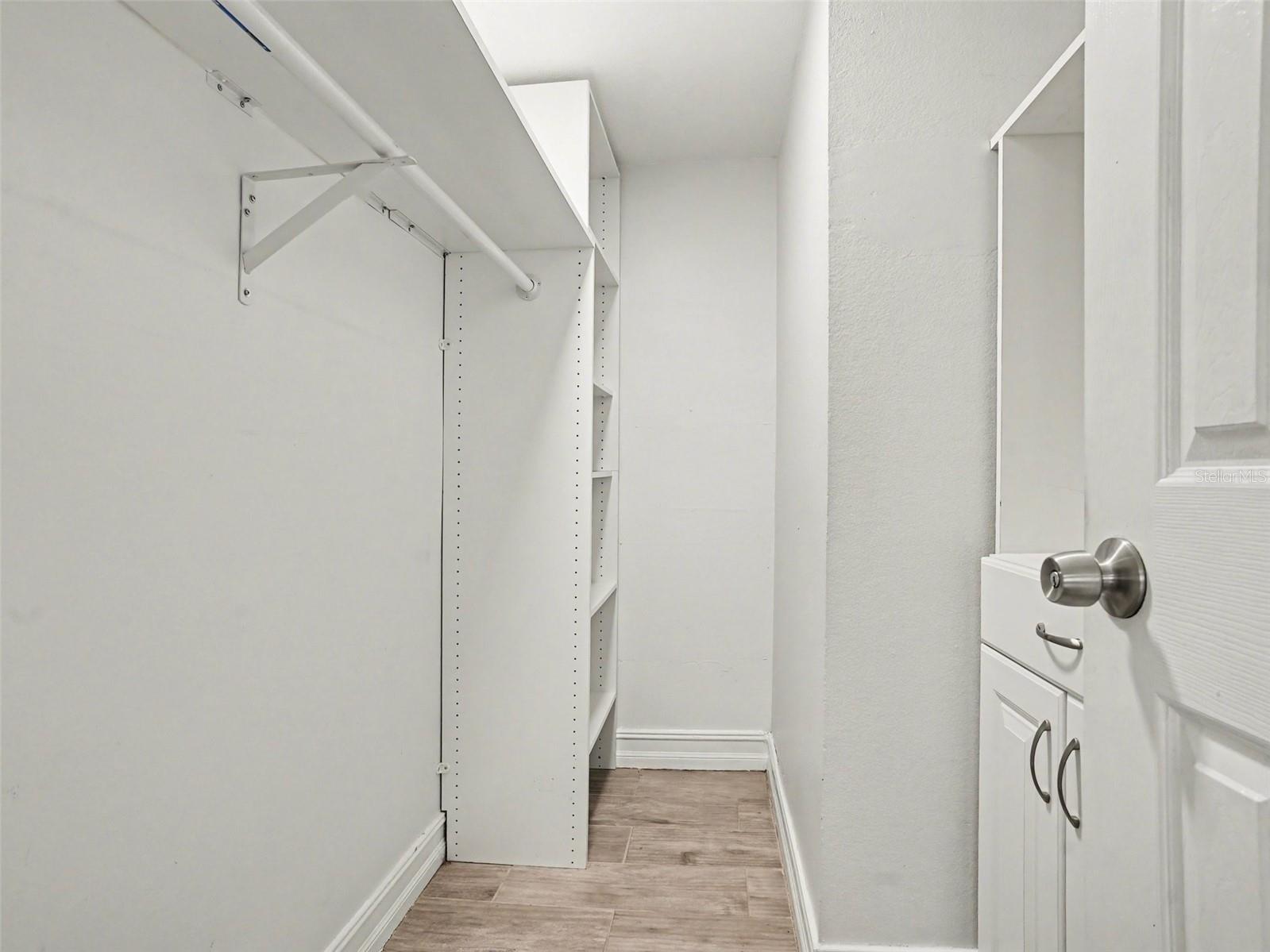 WIMBLEDON PARK CONDO 01 - Residential