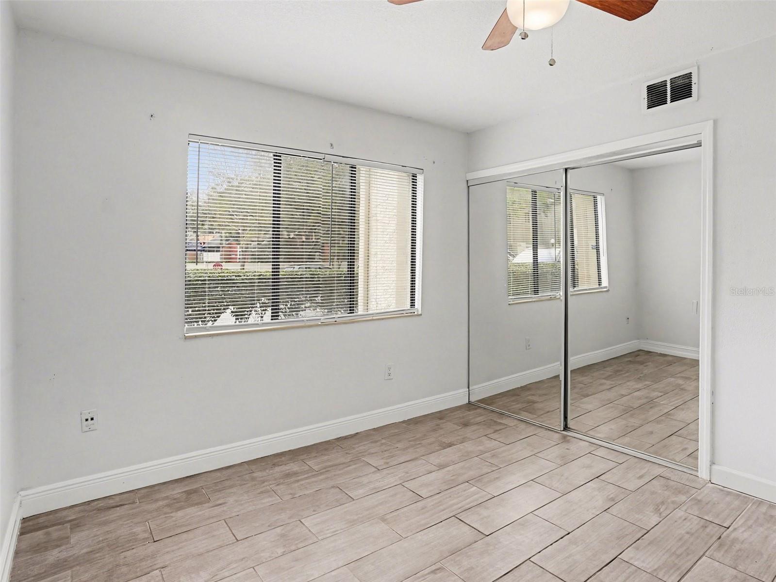 WIMBLEDON PARK CONDO 01 - Residential