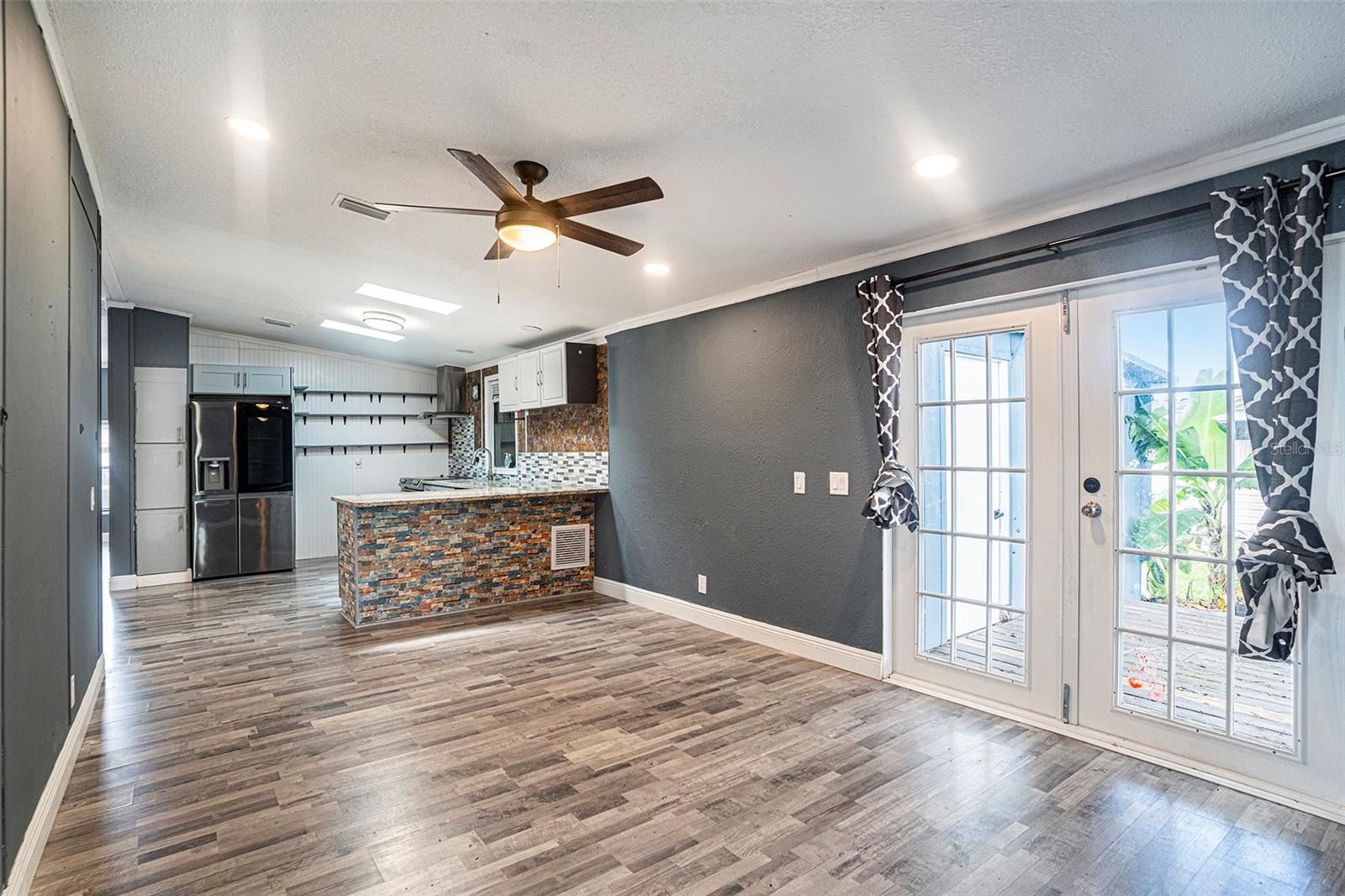 TIMBER LAKE ESTATES - Residential