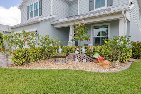 A home in PORT ST LUCIE