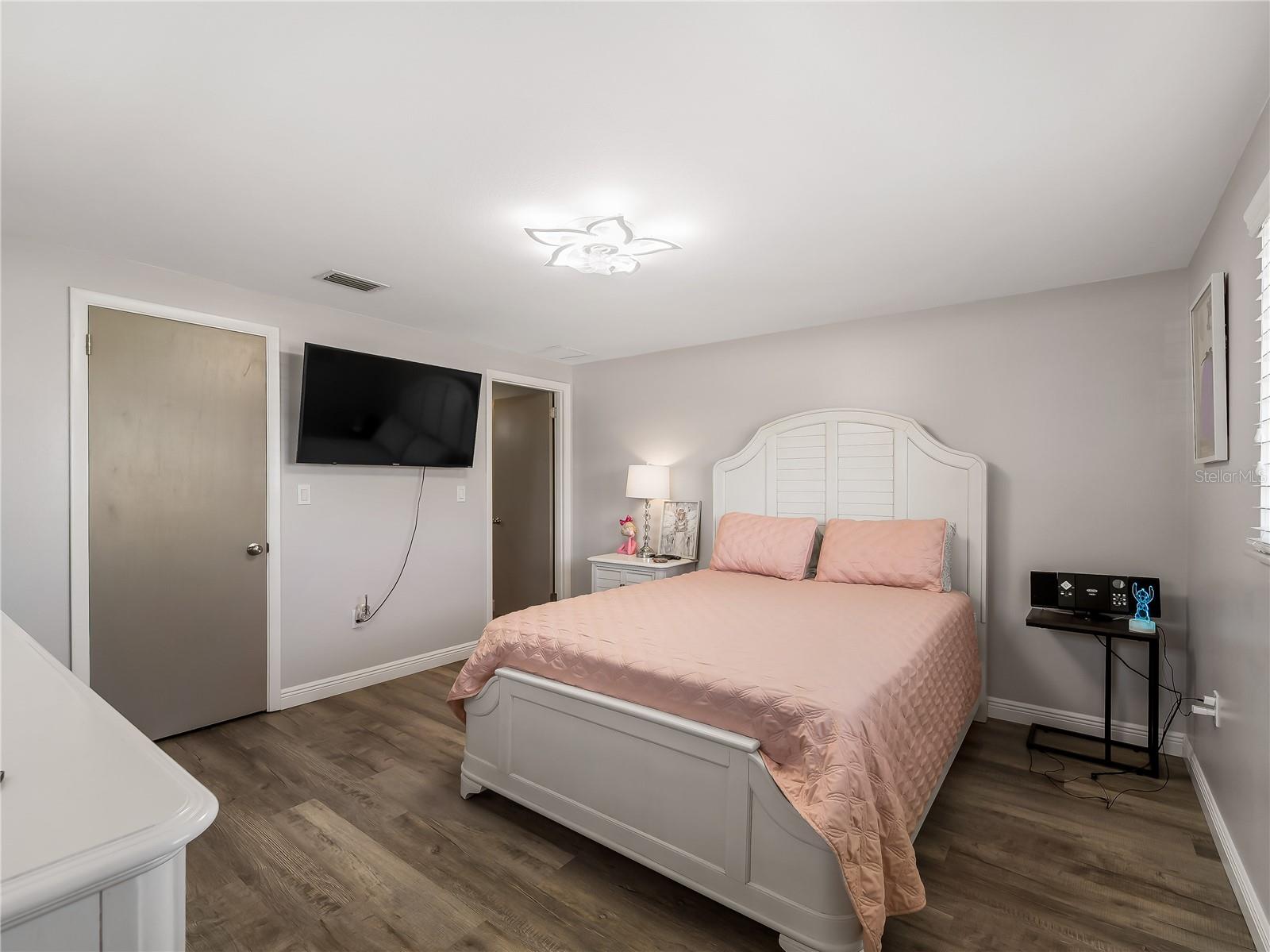 EAST GATE - Residential