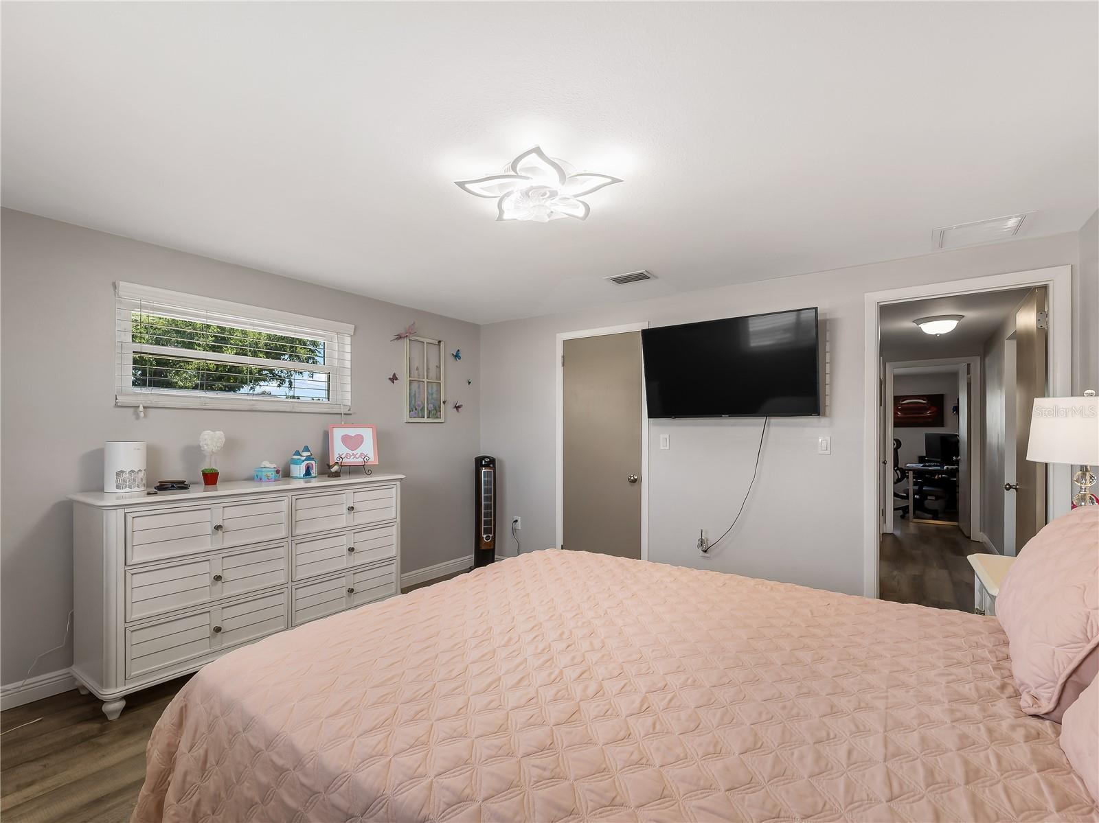 EAST GATE - Residential
