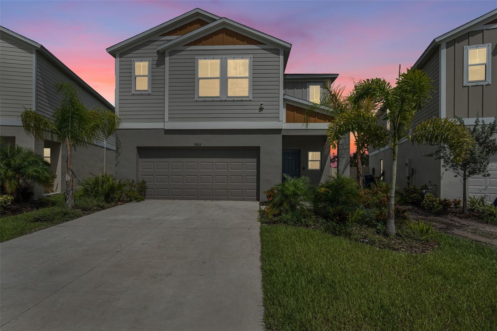 Stunning 2024-Built Home – Casa Fresca Indigo Model! Available now, this spacious and modern two-story home offers 5 bedrooms, 3 bathrooms, and a thoughtfully designed open-concept layout. Step inside to a bright, double-story foyer that fills the home with natural light. The main level features easy-care luxury vinyl plank flooring throughout, an entertainer’s kitchen with contemporary finishes, and a guest suite with a private full bath.
Upstairs, you’ll find a large loft perfect for a playroom, office, or media space, along with three secondary bedrooms, a full bath, and the primary suite. The primary retreat includes a luxurious bath with double vanities, walk-in shower, and an oversized walk-in closet. Additional upgrades include stylish plumbing fixtures and glass shower doors in all bathrooms.
The home sits on a large lot with a generous backyard. Enjoy community amenities such as a resort-style pool, covered picnic areas, scenic ponds, and peaceful wetlands. Conveniently located with easy access to Bradenton/Sarasota, St. Pete, and Tampa.
Don’t miss this opportunity—schedule your showing today!