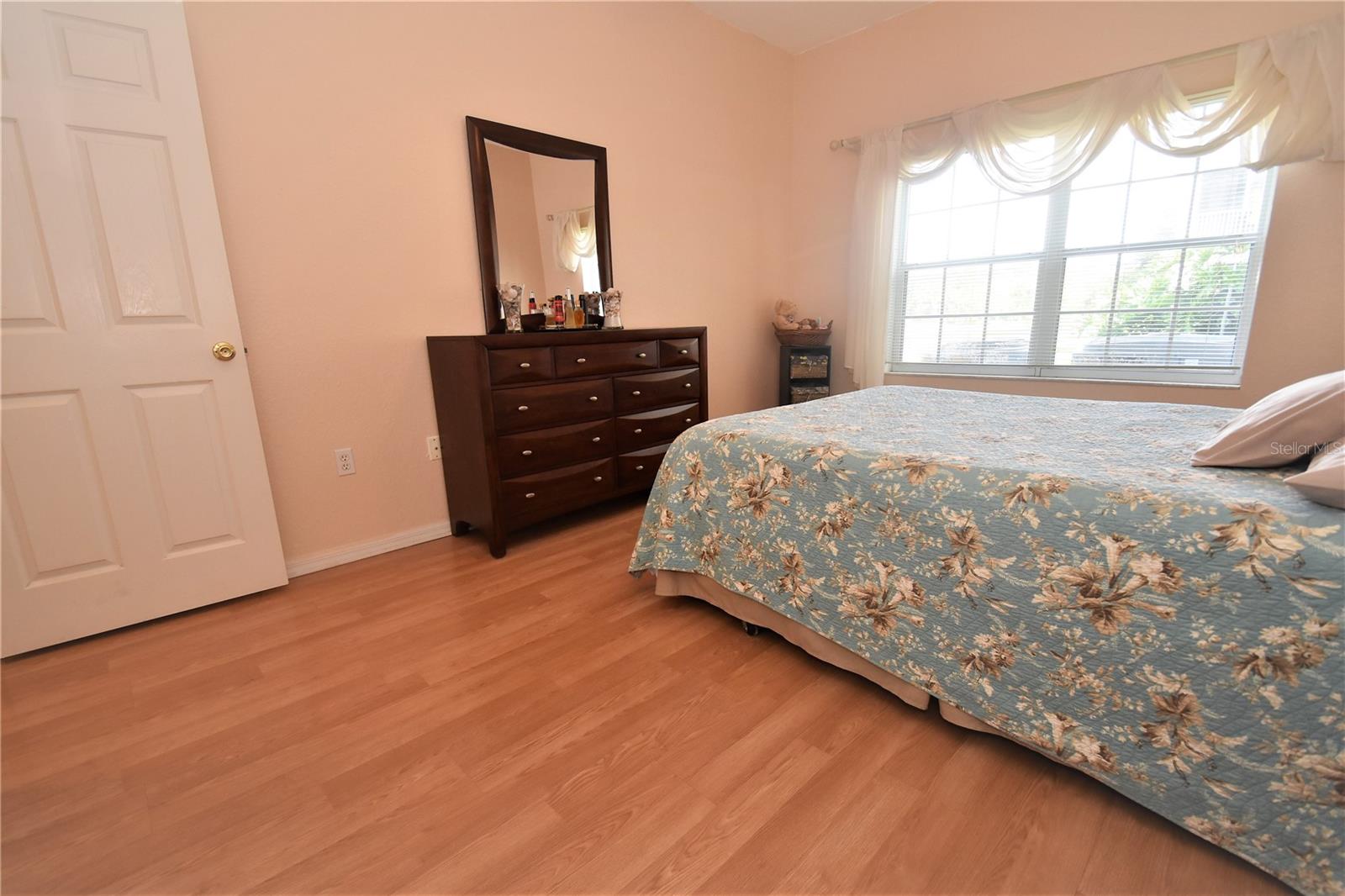 PLAZA DE FLORES - Residential Lease