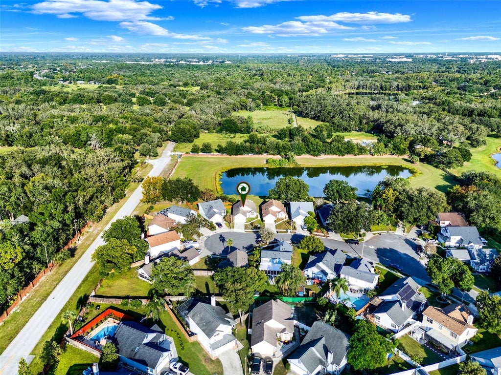 Photo of 9981 Aloma Bend Lane, Oviedo, FL 32765 (MLS # O6439191)