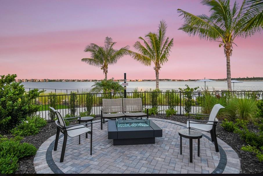 ESPLANADE LAKE CLUB 5 B - Residential