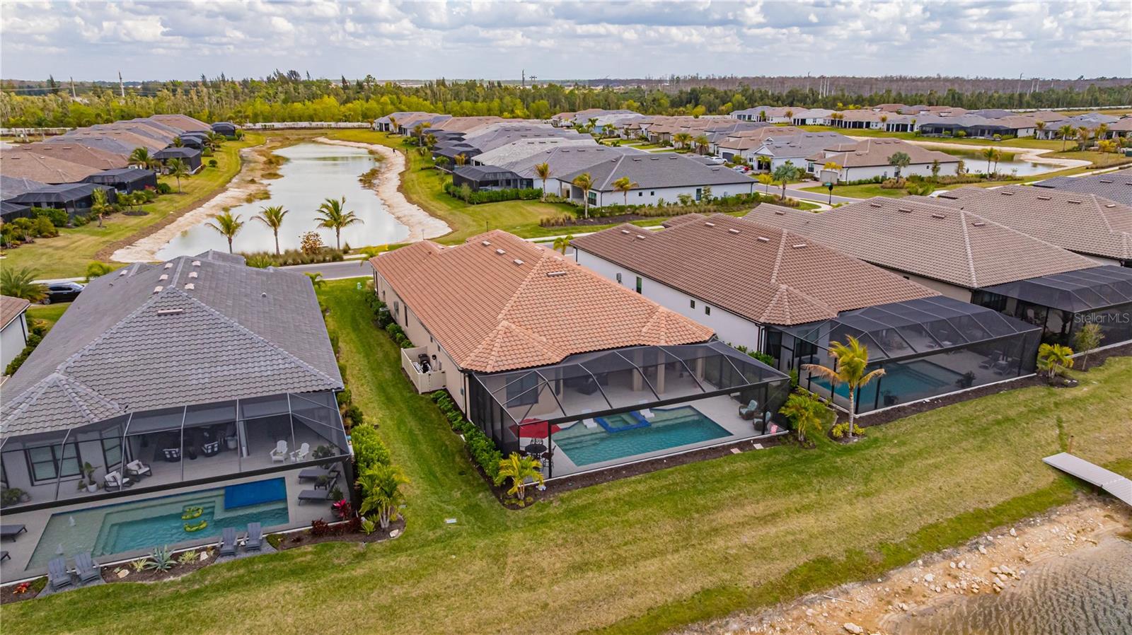 ESPLANADE LAKE CLUB 5 B - Residential