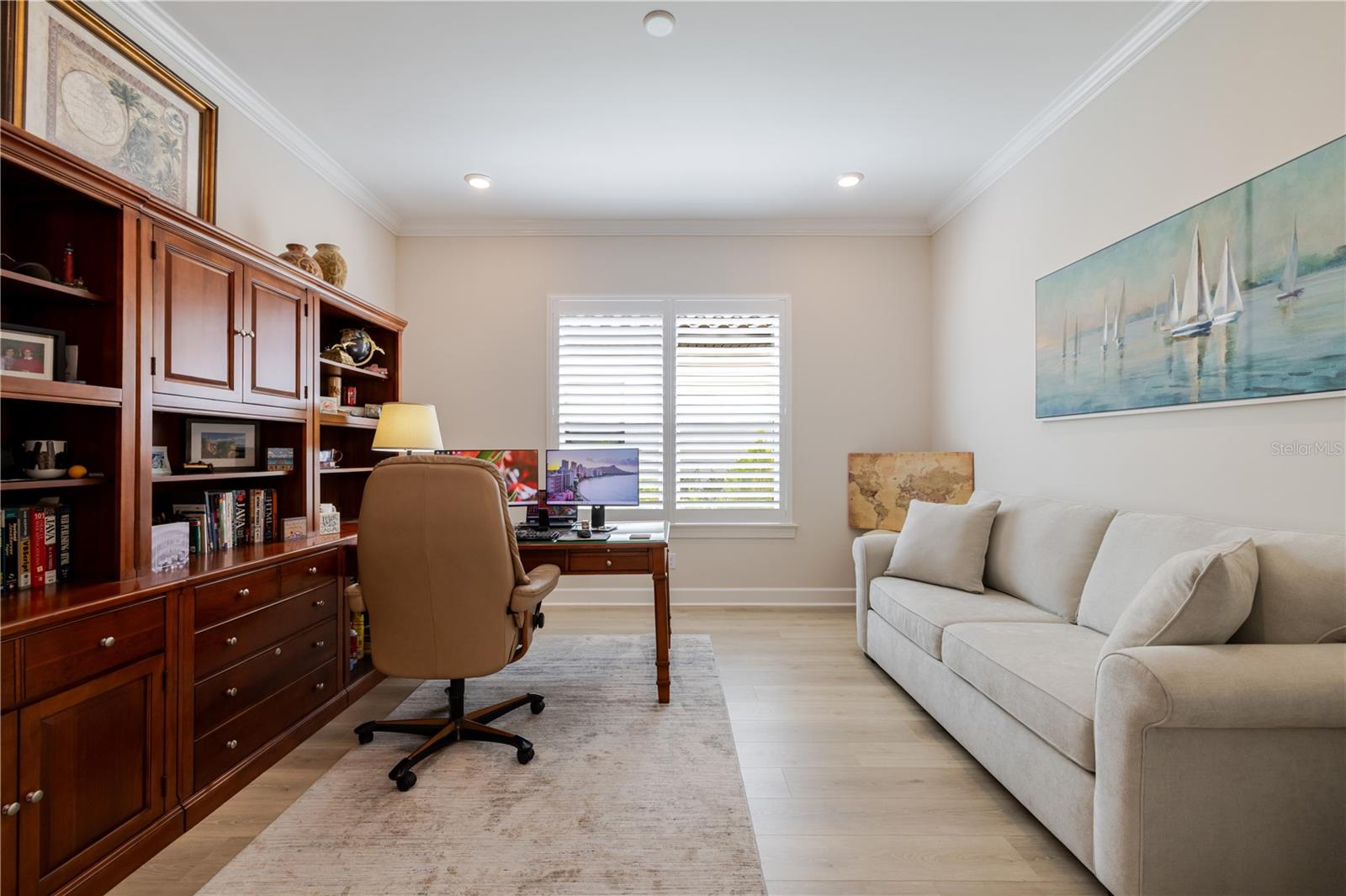 ESPLANADE LAKE CLUB 5 B - Residential