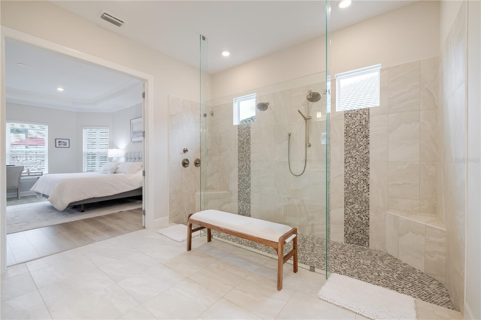 ESPLANADE LAKE CLUB 5 B - Residential