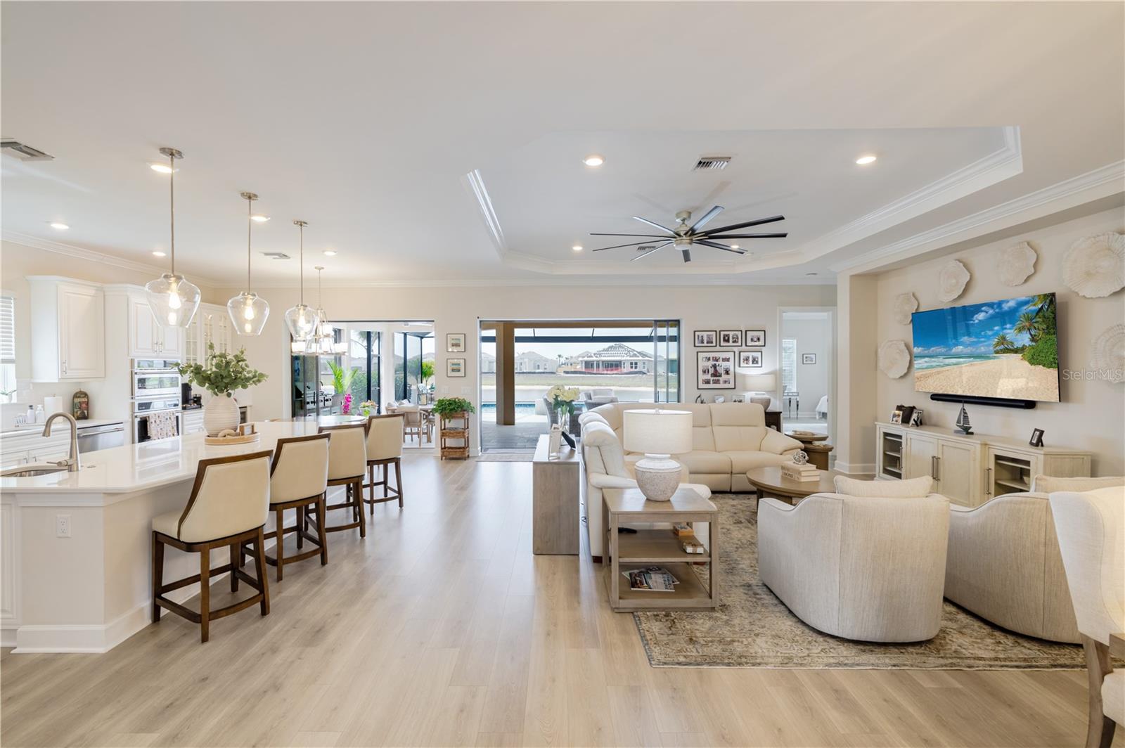 ESPLANADE LAKE CLUB 5 B - Residential