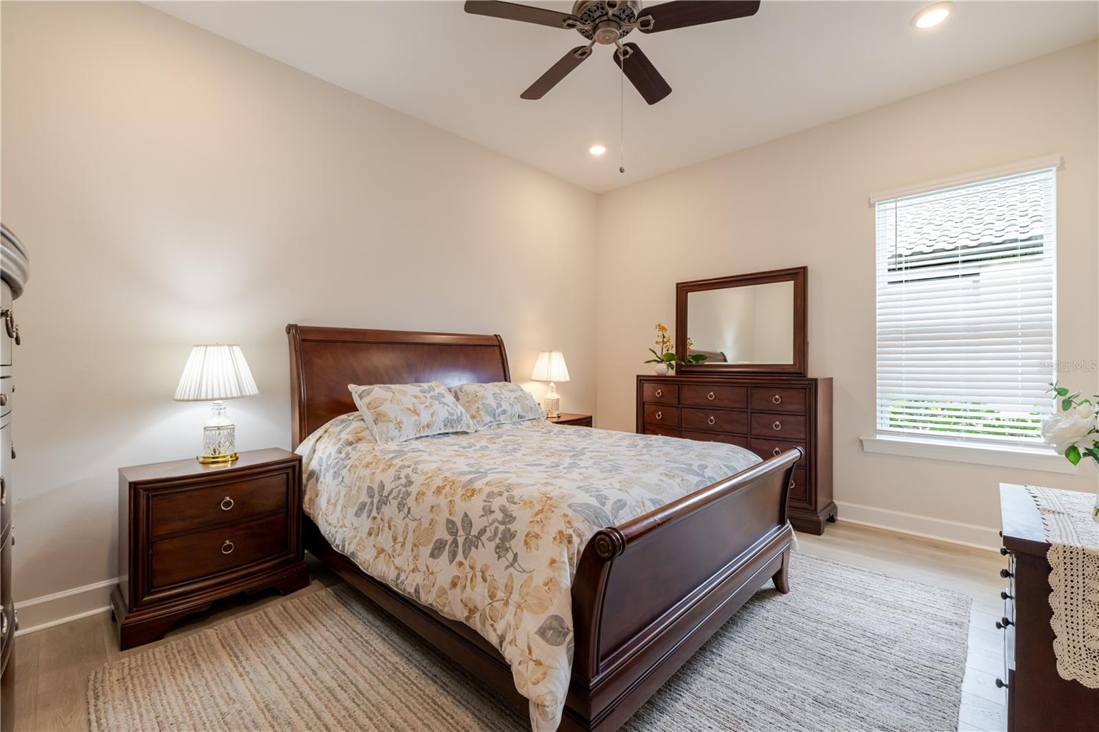 ESPLANADE LAKE CLUB 5 B - Residential