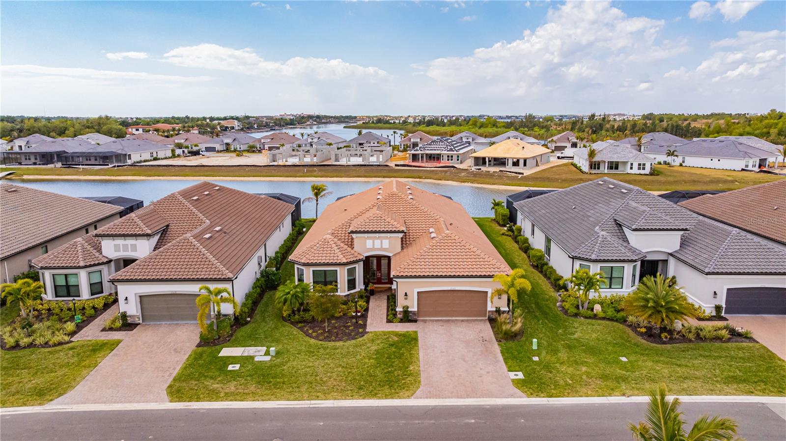 ESPLANADE LAKE CLUB 5 B - Residential