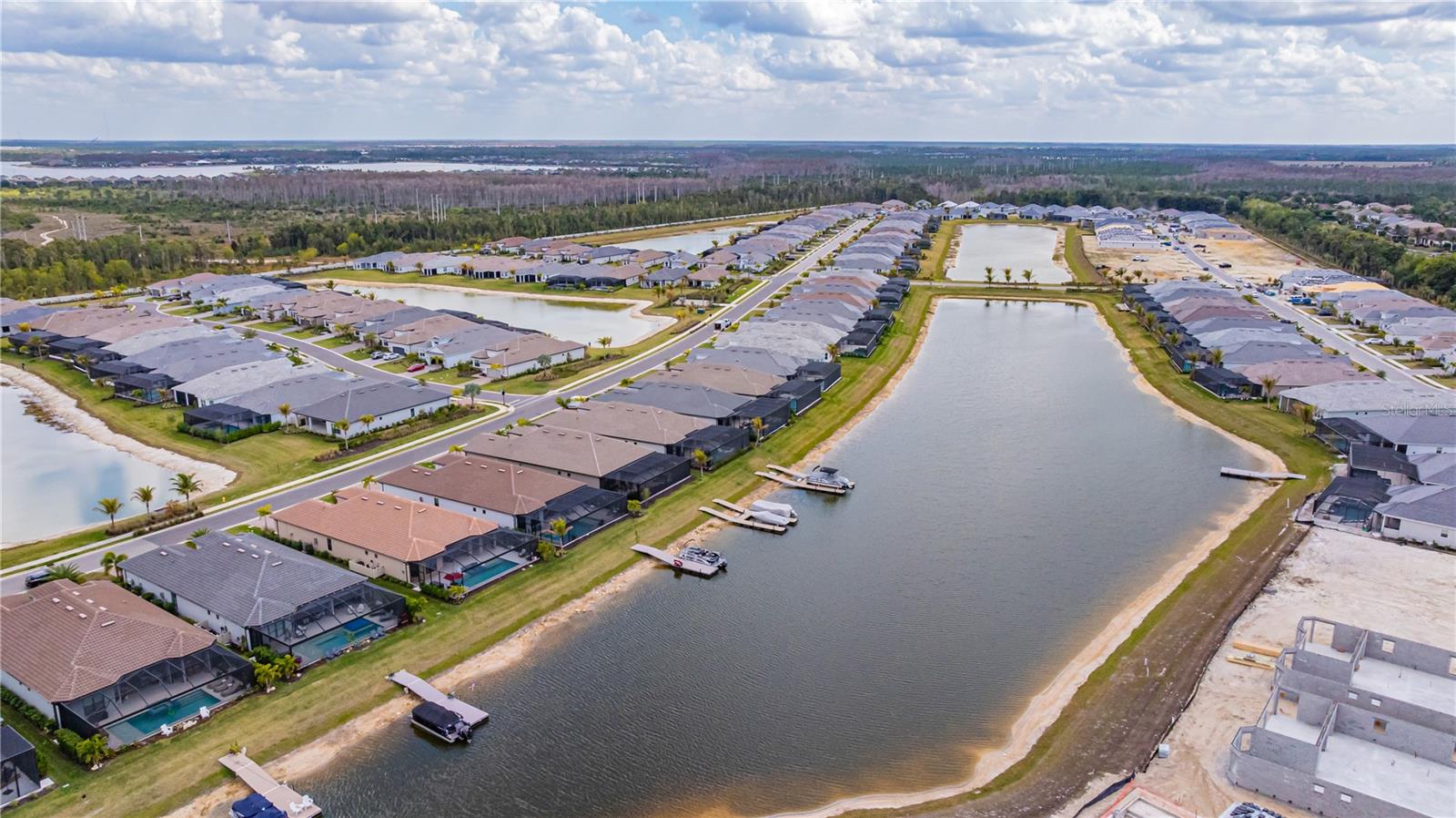 ESPLANADE LAKE CLUB 5 B - Residential