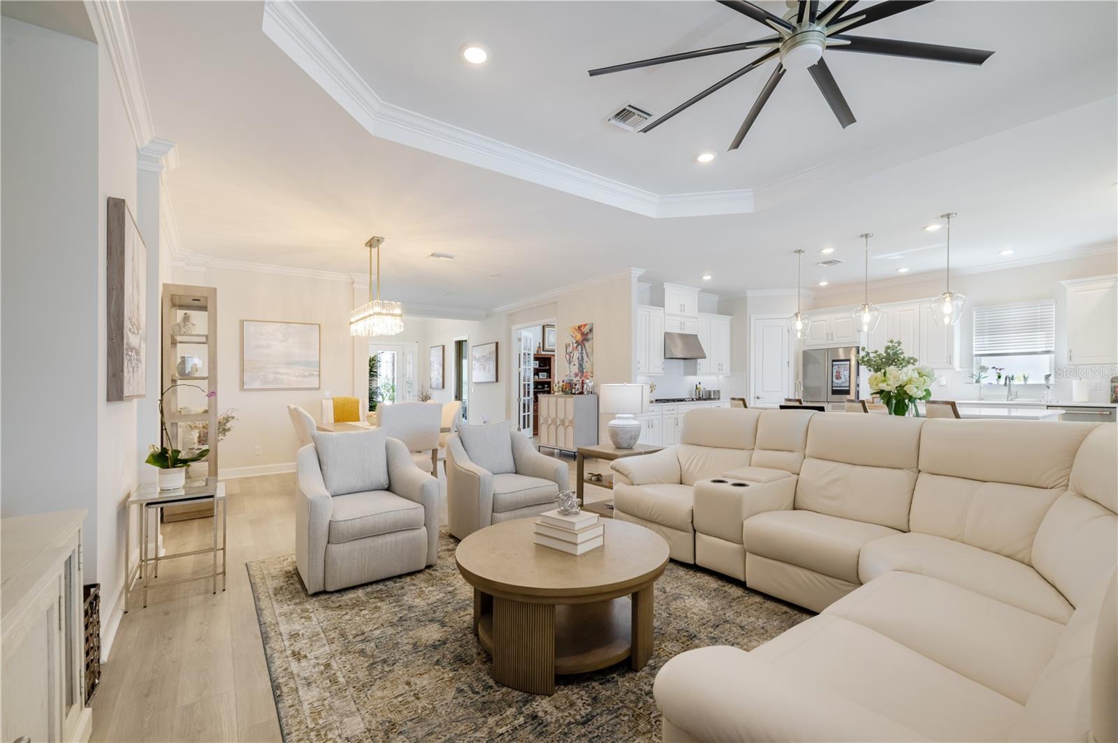 ESPLANADE LAKE CLUB 5 B - Residential