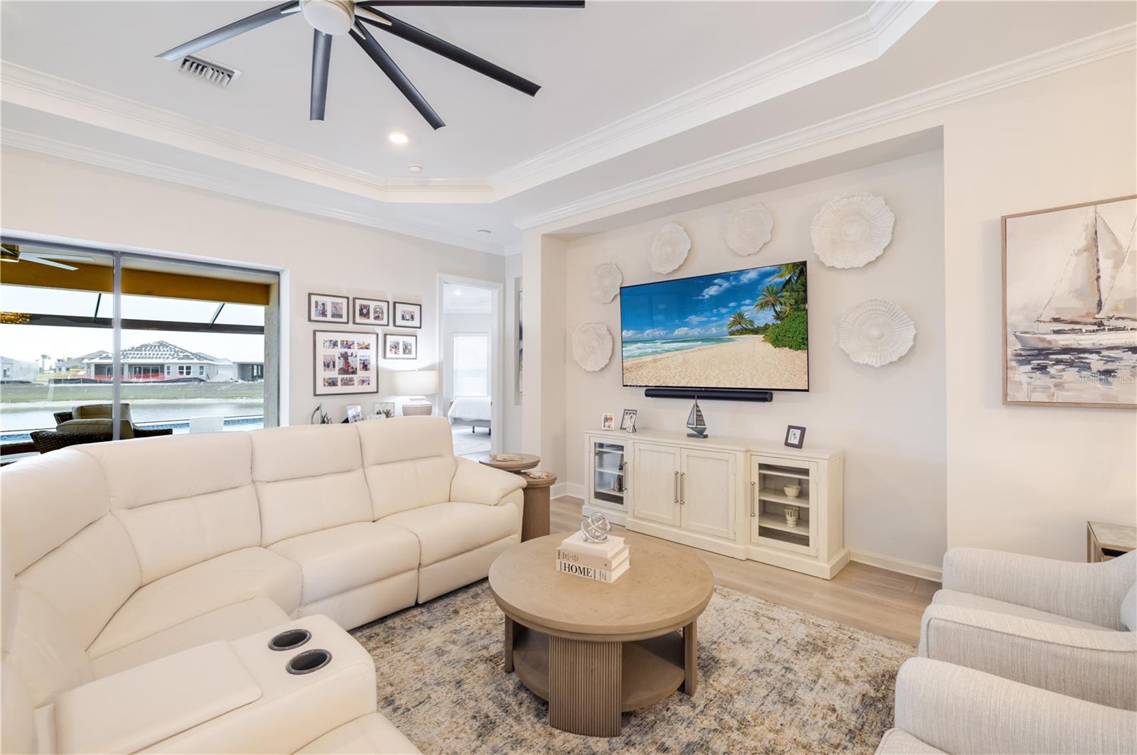 ESPLANADE LAKE CLUB 5 B - Residential