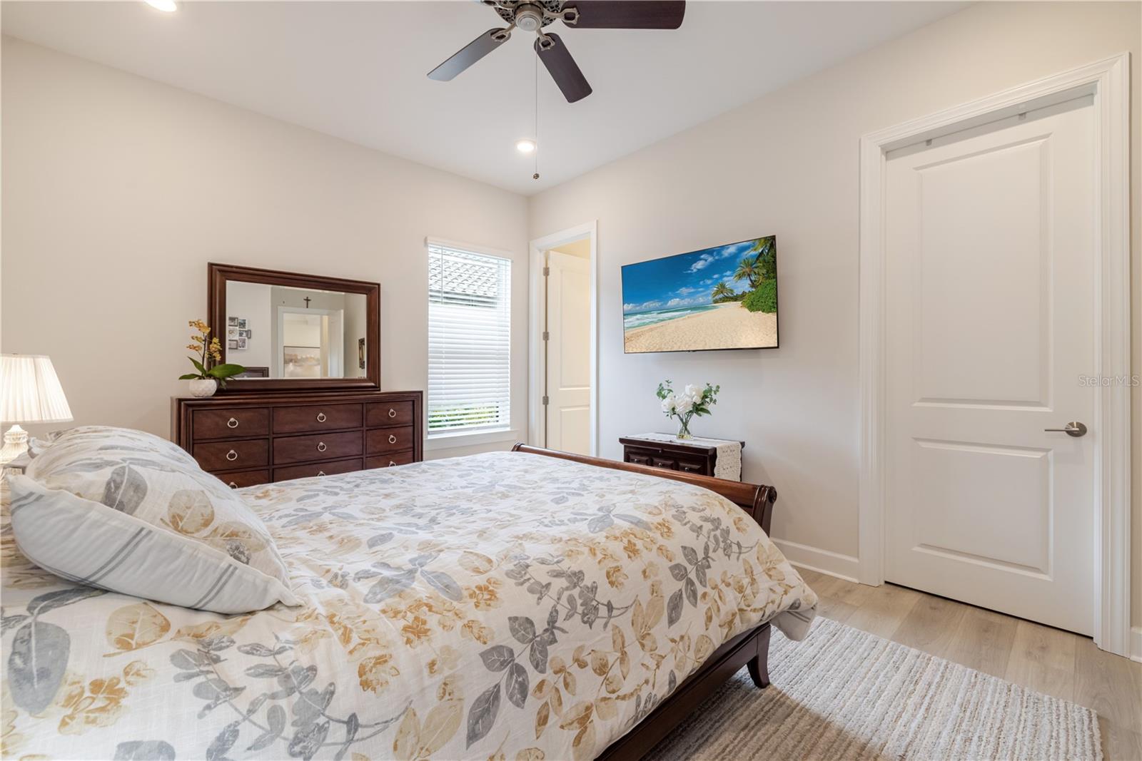 ESPLANADE LAKE CLUB 5 B - Residential