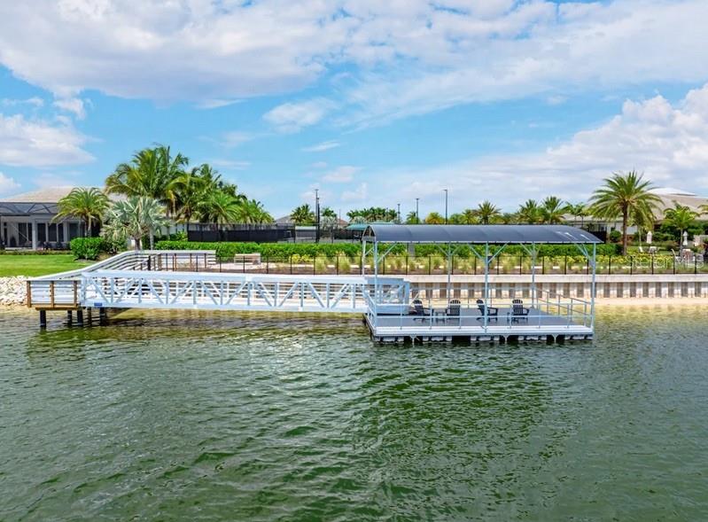 ESPLANADE LAKE CLUB 5 B - Residential