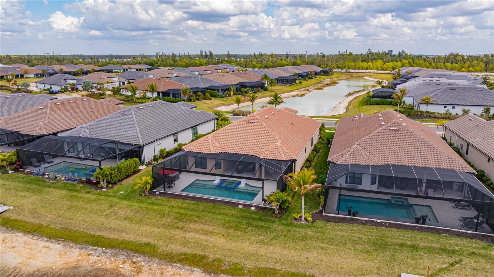 ESPLANADE LAKE CLUB 5 B - Residential