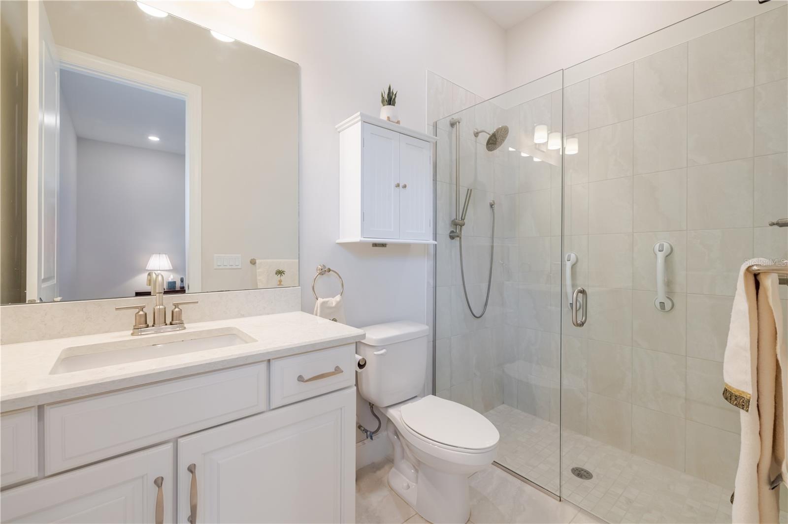 ESPLANADE LAKE CLUB 5 B - Residential