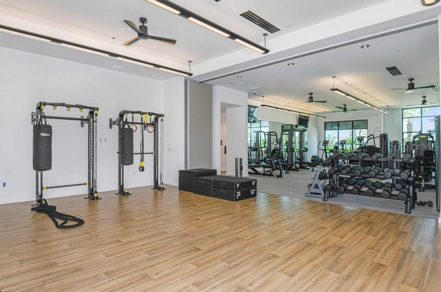 ESPLANADE LAKE CLUB 5 B - Residential
