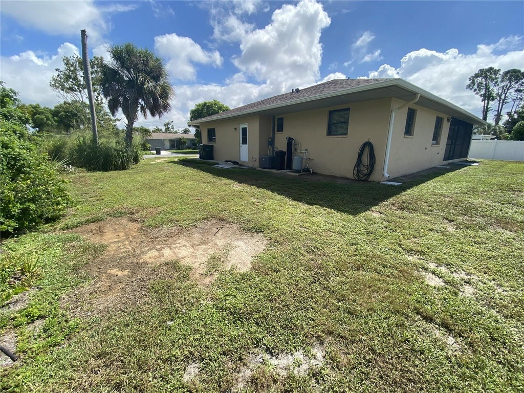 Photo of 5050 Lucine Road, Venice, FL 34293 (MLS # N6145923)