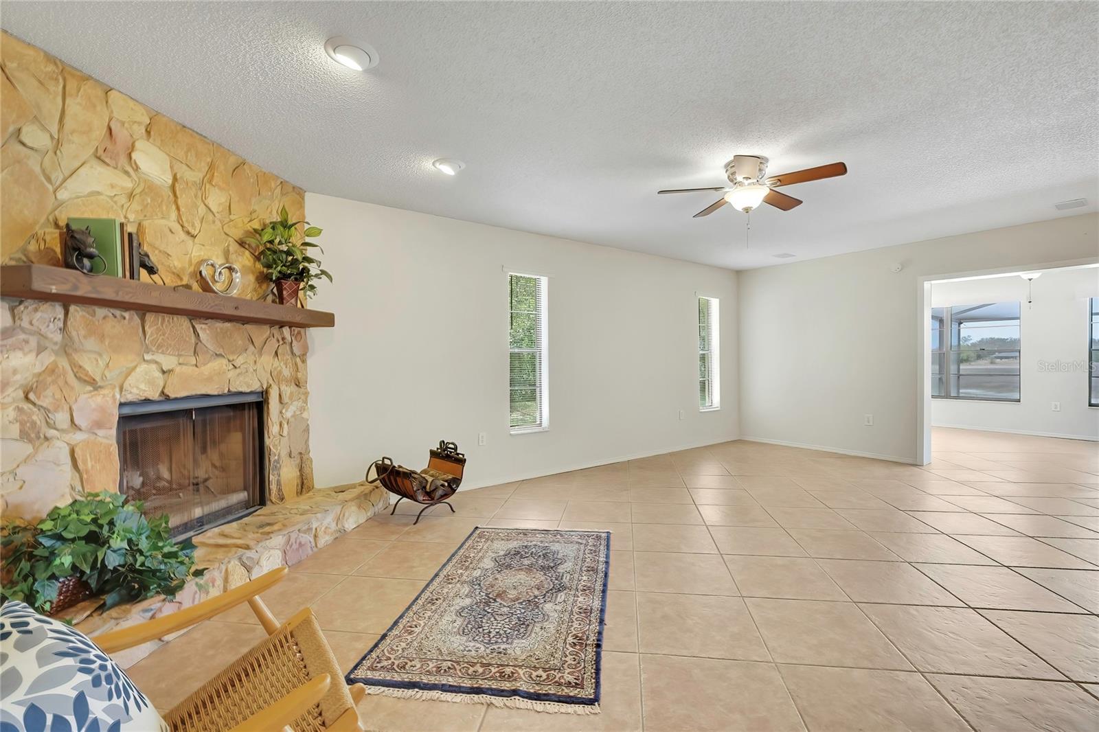 SPRING HILL - Residential