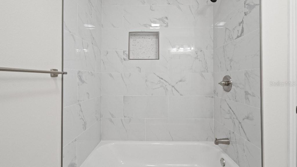 1024 SPINDLE PALM WAY