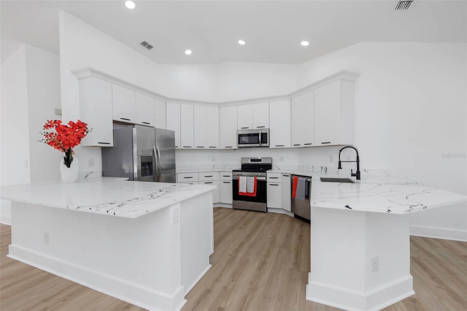 BARRINGTON HILLS - Residential