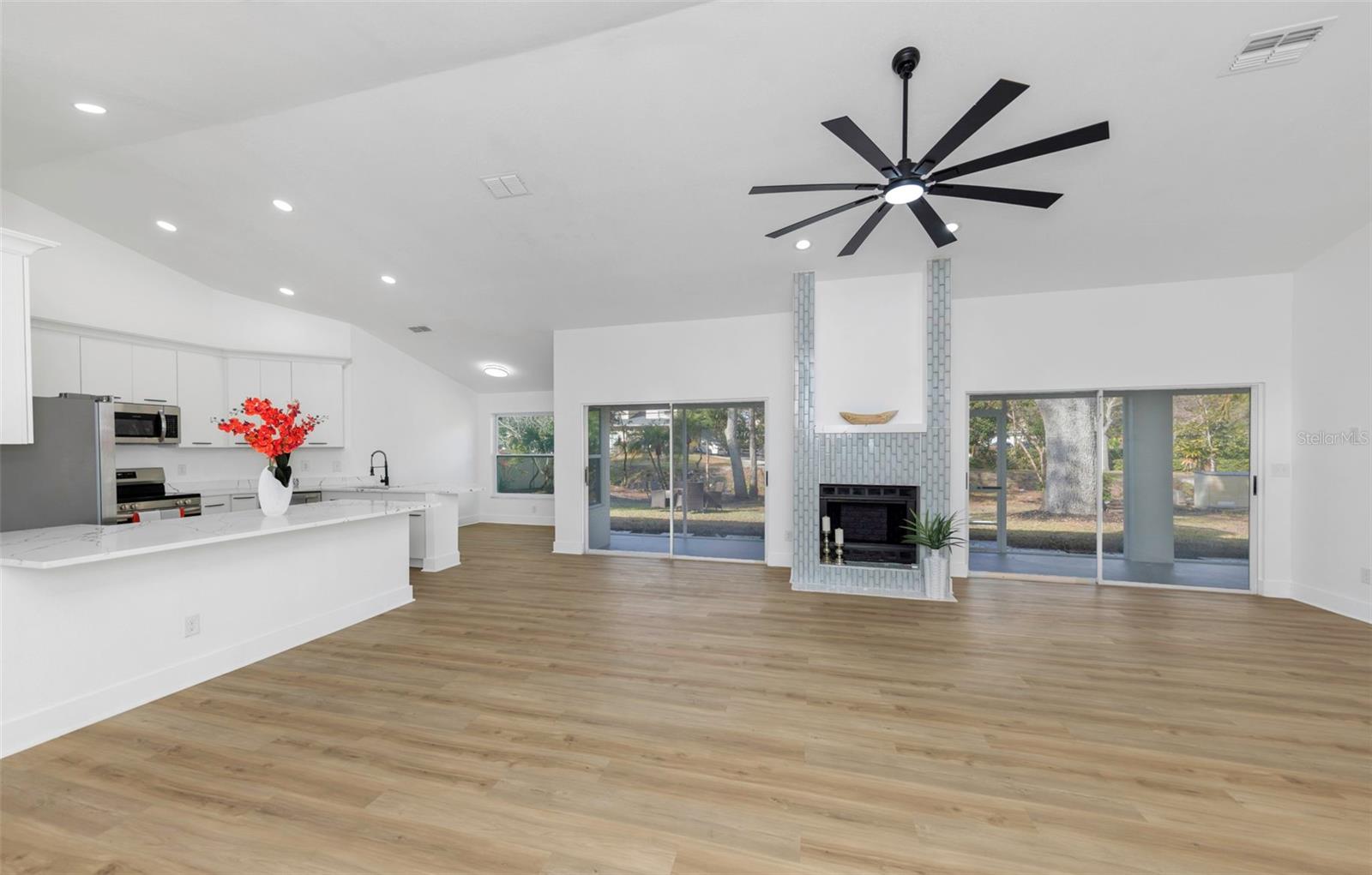 BARRINGTON HILLS - Residential