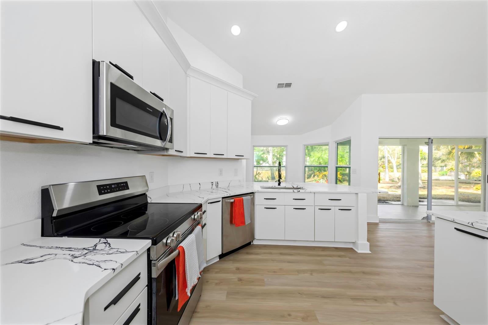 BARRINGTON HILLS - Residential