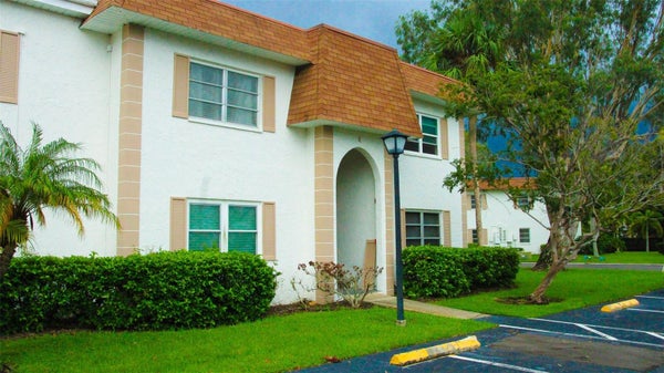 239 S MCMULLEN BOOTH RD APT 38, CLEARWATER, FL 33759 - Image 1c7cbd3e05d19fdc3ec2edcbcbdf1efb/4265803110
