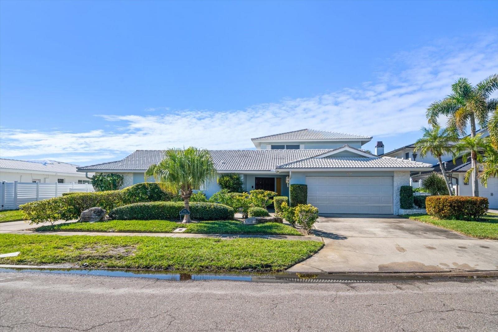 878 HARBOR ISLAND