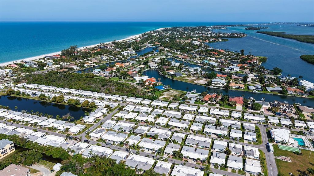 Photo of 703 Spanish Drive S, Longboat Key, FL 34228 (MLS # A4693381)