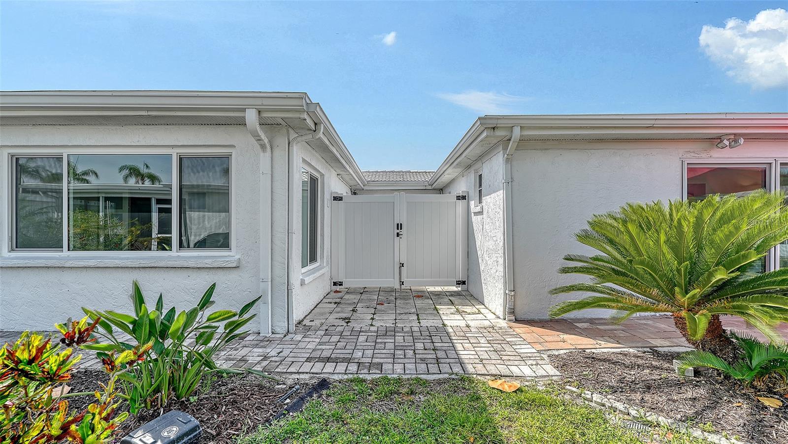 SPANISH MAIN YACHT CLUB CONDO - Residential