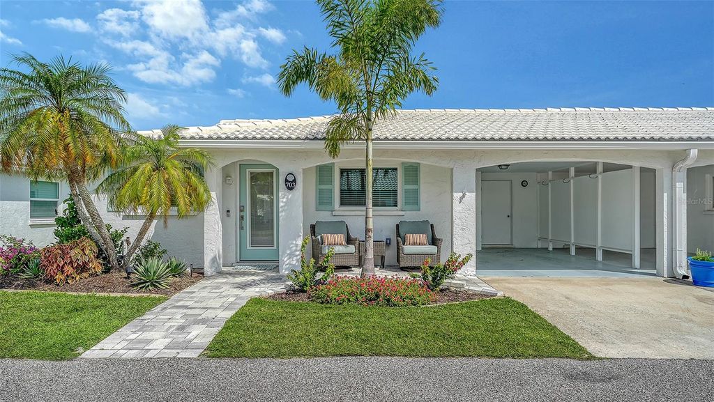 Photo of 703 Spanish Drive S, Longboat Key, FL 34228 (MLS # A4693381)