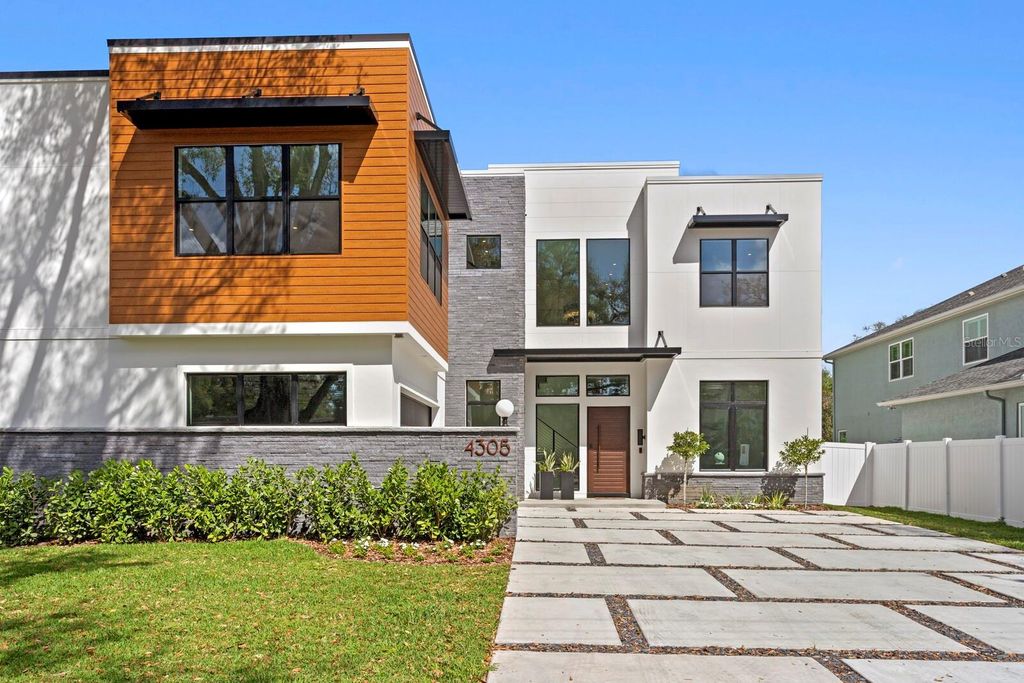 Photo of 4305 W Zelar Street, Tampa, FL 33629 (MLS # T3535891)