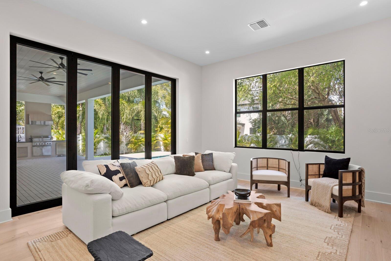 PICADILLY - Residential