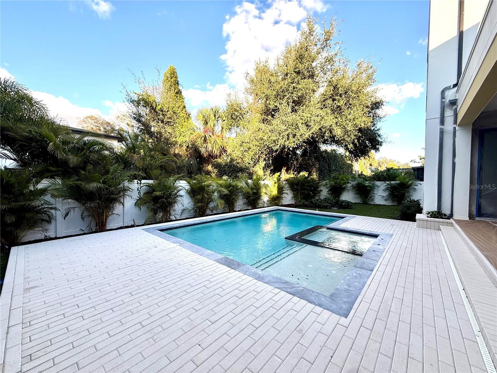 PICADILLY - Residential