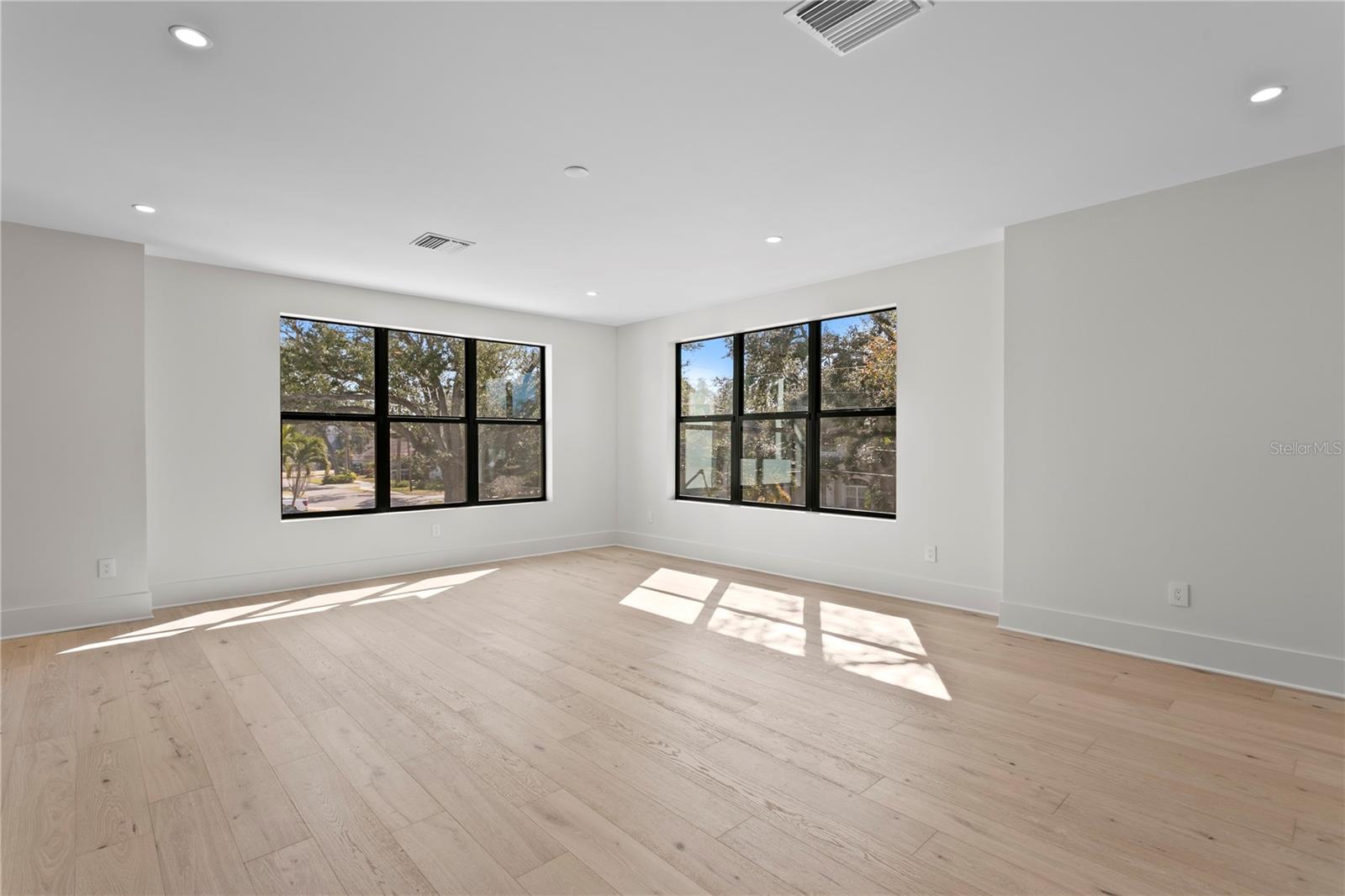 PICADILLY - Residential