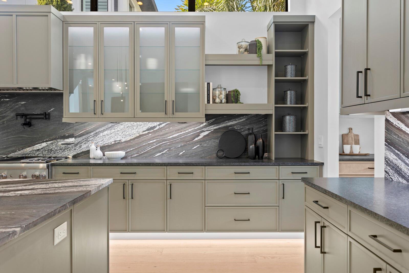 PICADILLY - Residential