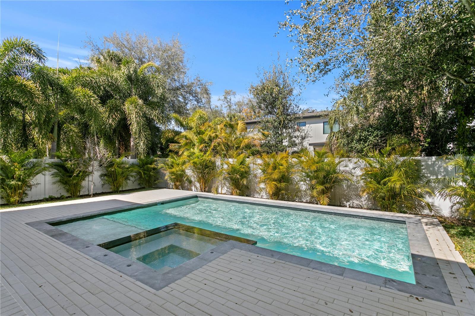 PICADILLY - Residential