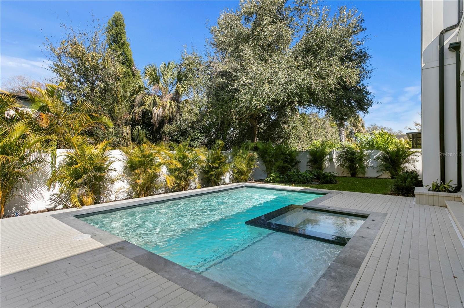 PICADILLY - Residential